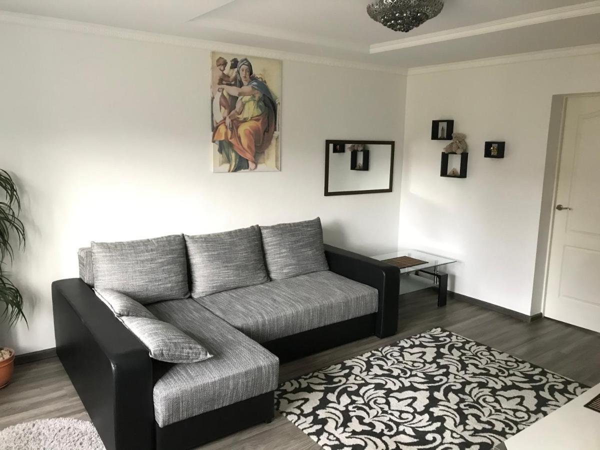 Fine Apartment Йелгава Екстериор снимка