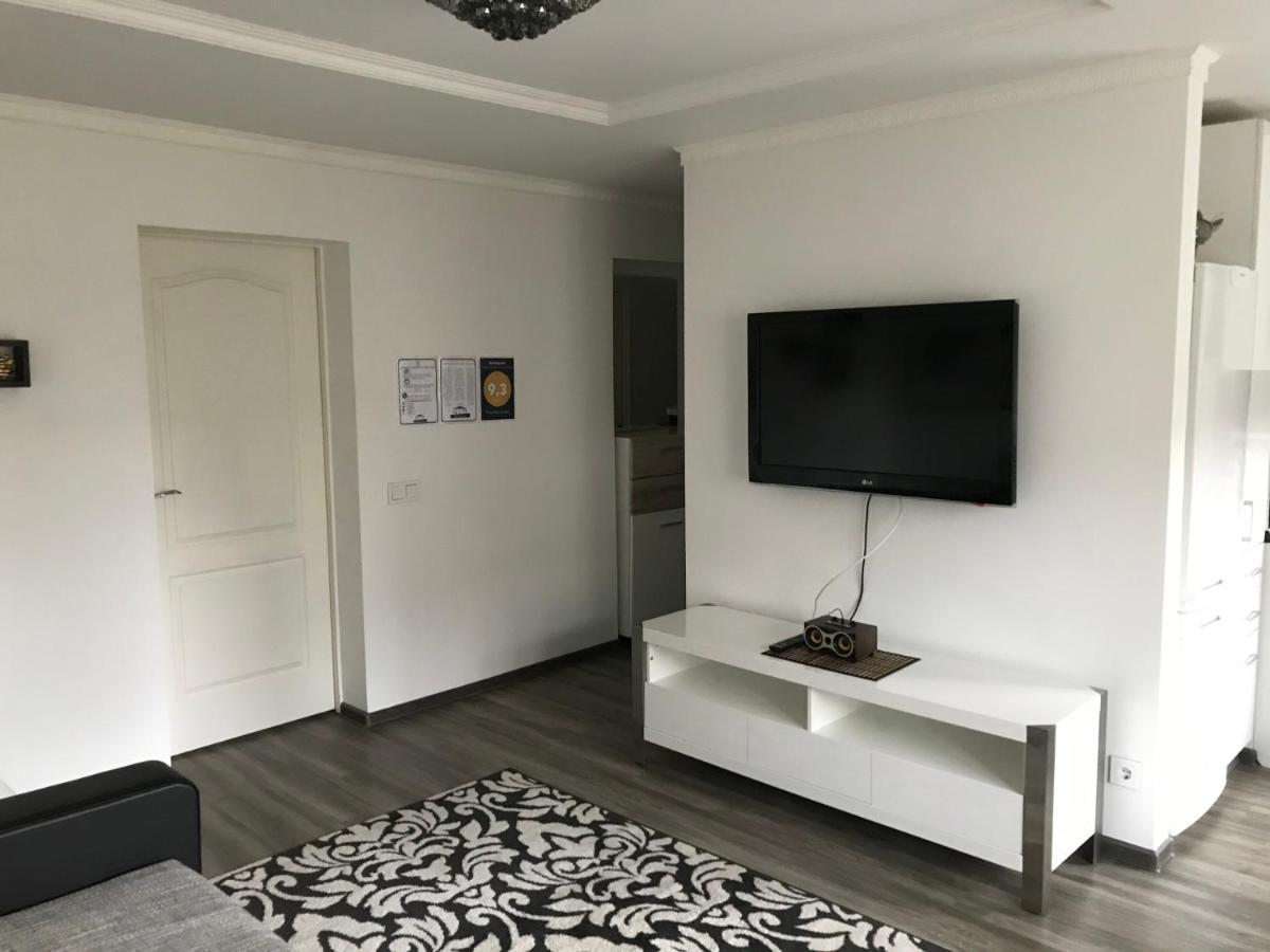 Fine Apartment Йелгава Екстериор снимка